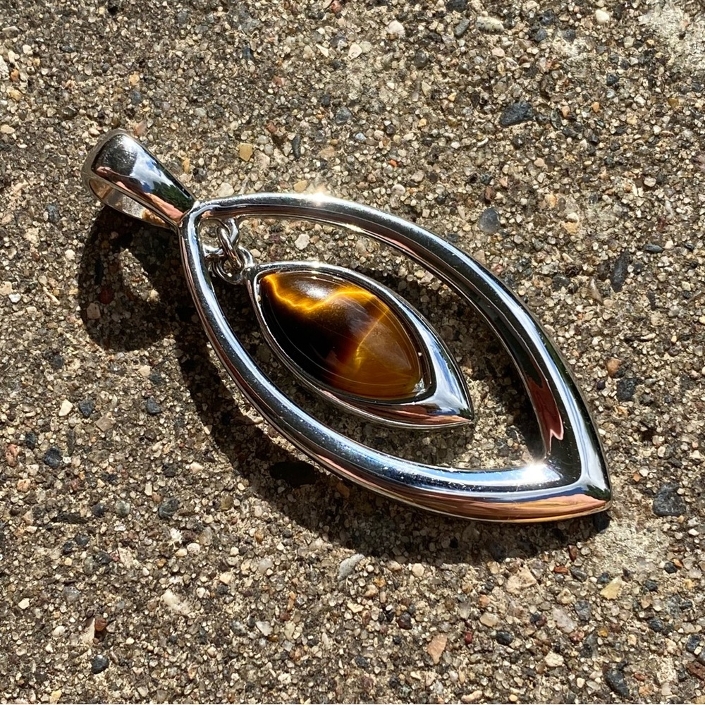 2/$16 Lia Sophia Silver Tone / Brown Tiger’s Eye Pendant 33391